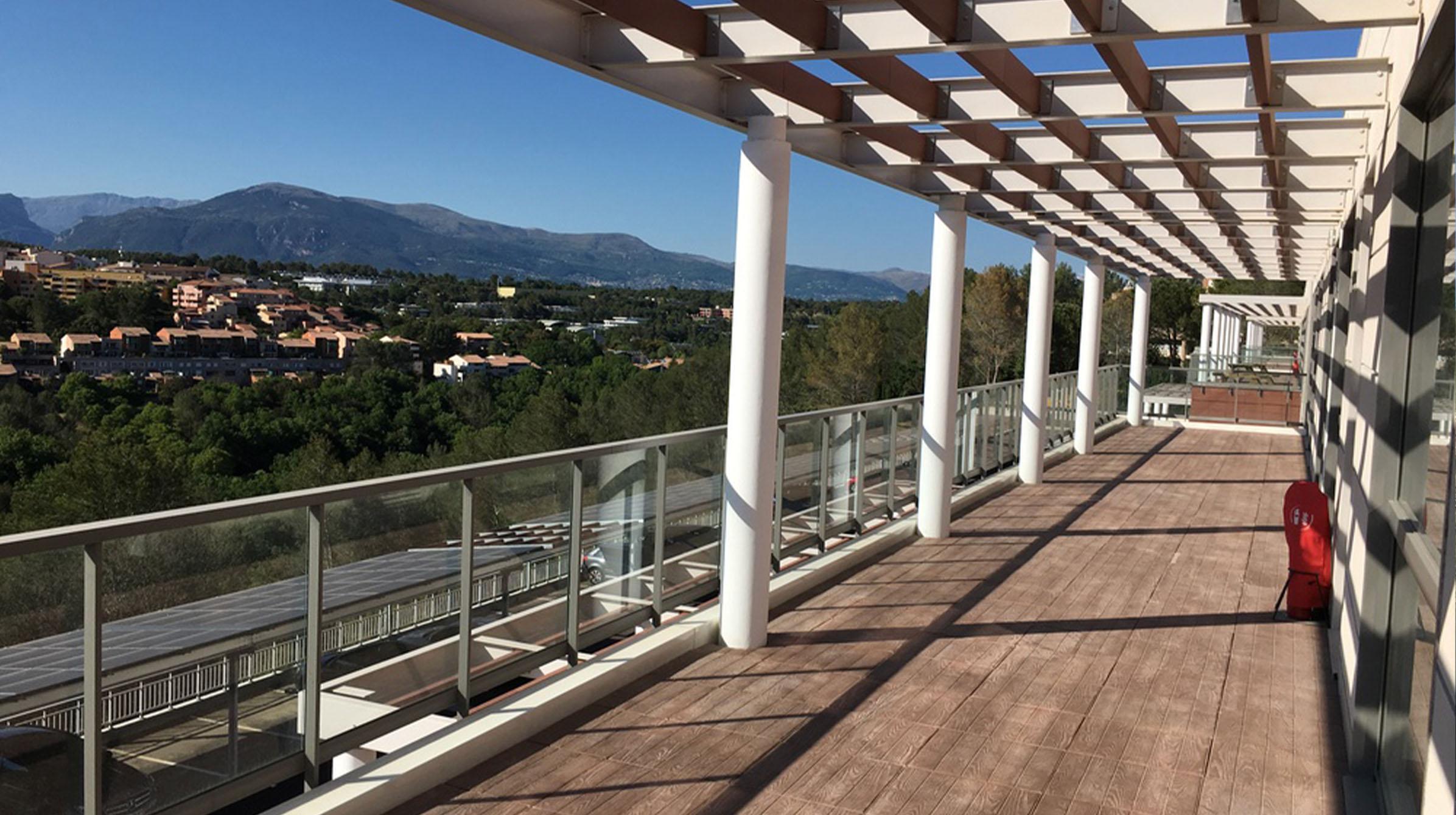 Requirement Yogi vue du balcon